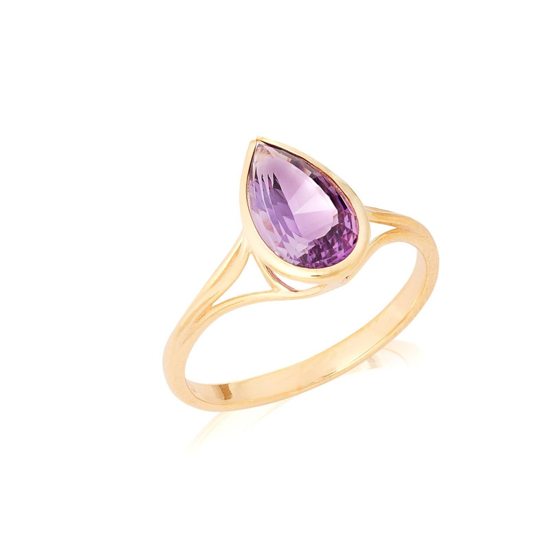 Ring with natural violet amethyst, in gold