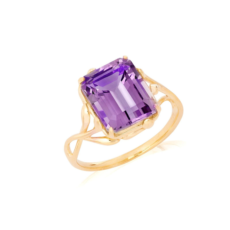 Ring with natural violet amethyst, in gold