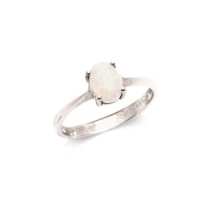 Anello con opale bianco...