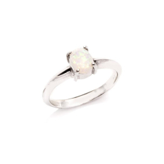 Anello con opale bianco...