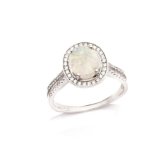 Ring mit ovalem Opal und...