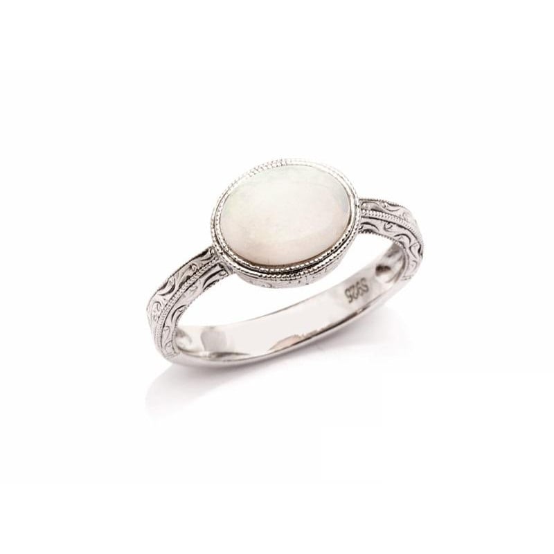 Anello con opale ovale e ossido di zirconio, in argento 925 rodiato
