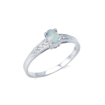 Ring with oval opal and zirconium oxide, in rhodium-plated silver 925