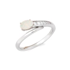 Ring met ovale opaal en...