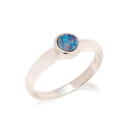 Ring with round Australian doublet blue opal, in 925 rhodium silver