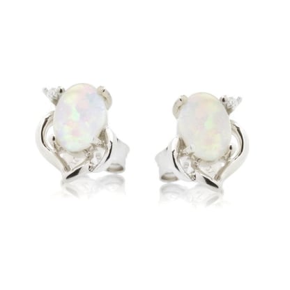 Cercei cu opal natural alb oval, din argint 925 placat cu rodiu