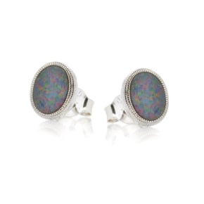 Boucles d'oreilles avec opale bleue doublet ovale, en argent rhodié 925
