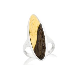 Ring met barnsteen en eikenhout, in gerhodineerd zilver 925