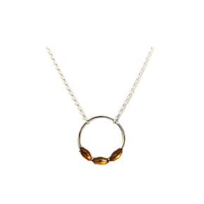 Collar con lanzadera de ámbar coñac, en plata 925 rodiada, longitud 45 + 3 cm