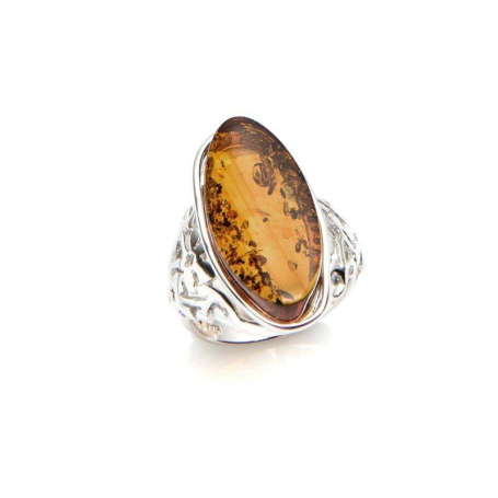 Grote stenen ring met ovale natuurlijke cognac-amber, in 925 gerhodineerd zilver