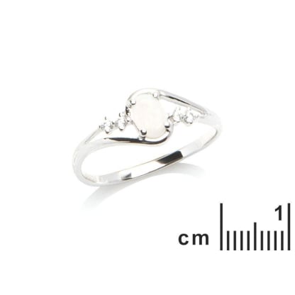 Oval opal ve zirkonyum oksitli yüzük, 925 rodyum kaplama gümüş