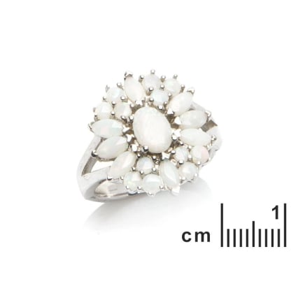 Ring met natuurlijke witte opaal uit Australië, in 925 gerhodineerd zilver