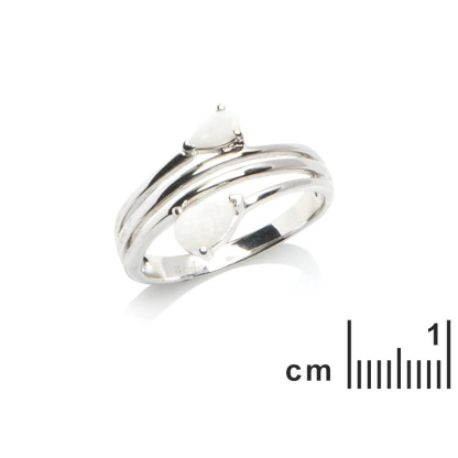 Ring met natuurlijke witte opaal uit Australië, in gerhodineerd zilver 925