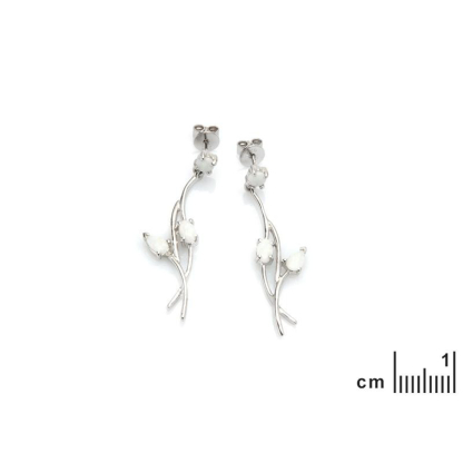 Cercei suspendati cu opal alb natural, din argint 925 placat cu rodiu