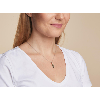 Pendentif avec ambre vert navette, en argent rhodié 925, hauteur 1,6+0,8 cm