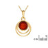 Hanger met natuurlijk cognac amber uit de Baltische Zee rond, gemaakt van goudkleurige zilver 925