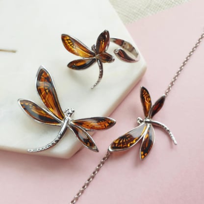 Colgante libélula con ámbar multicolor, en plata 925 rodiada, altura 4,5 cm
