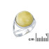 Anello con ambra naturale color miele del Mar Baltico rotonda, in argento rodiato 925