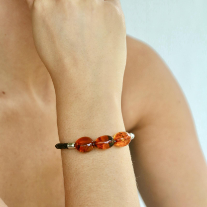 Bracelet avec ambre cognac naturel de la mer Baltique, longueur 19 cm