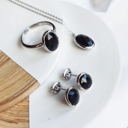 Bague avec onyx noir naturel ovale, en argent rhodié 925