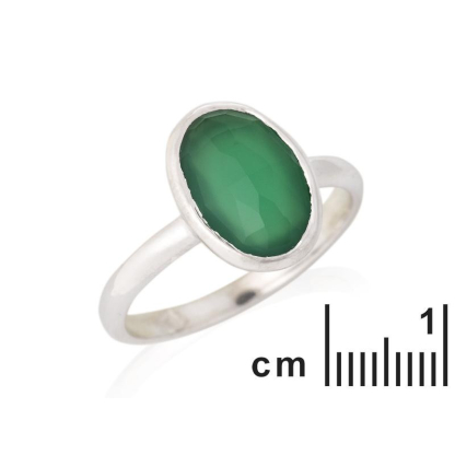 Ring with natural oval green onyx, in 925 rhodium silver