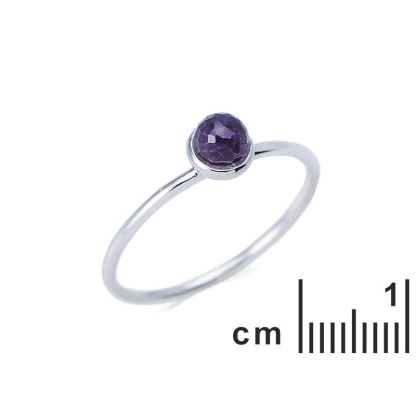 Ring met natuurlijke paarse amethist, in gerhodineerd zilver 925