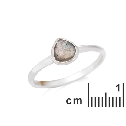 Anello cuore con labradorite naturale multicolore, in argento 925 rodiato