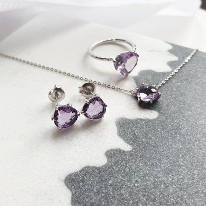 Heart ring with natural purple amethyst, in 925 rhodium silver