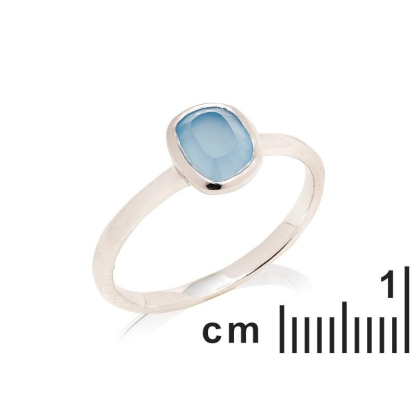 Anel com calcedônia azul natural, em prata 925 com banho de ródio