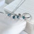 Anello con calcedonio blu naturale, in argento 925 rodiato