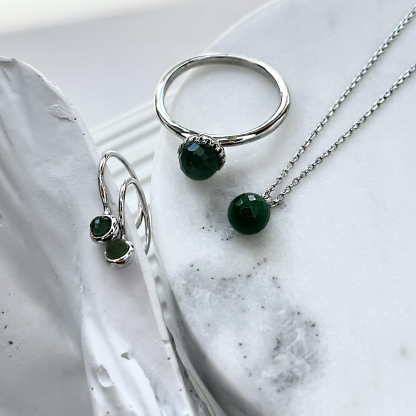 Pendientes con aventurina verde natural, en plata 925 rodiada