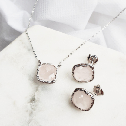 Stud earrings with natural rose quartz, in 925 rhodium silver