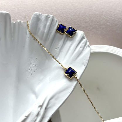 Bracelet with square blue lapis lazuli, in 925 gold plated silver, length 15+3 cm