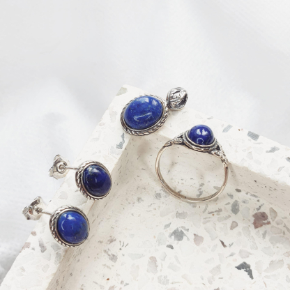Bague avec lapis-lazuli bleu naturel ovale, en argent vieilli 925