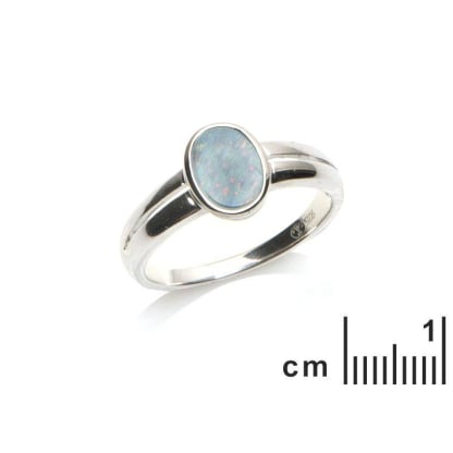Anello con opale blu ovale doppietto australiano, in argento 925 rodiato