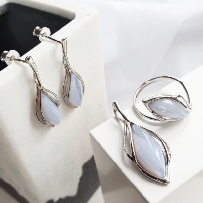 Pendant with blue lace agate navette, in rhodium-plated silver 925, height 3.5 cm