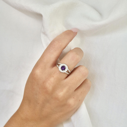 Ring with amethyst and zirconium oxide, in rhodium-plated silver 925