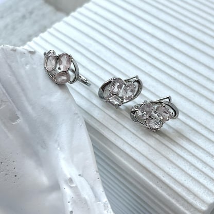 Pendientes con cuarzo rosa natural, en plata 925 rodiada