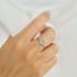 Ring met Australische doublet blauwe opaaldruppel, in 925 gerhodineerd zilver