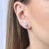 Clous d'oreilles avec opale bleue doublet goutte, en argent rhodié 925