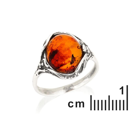 Ring met natuurlijk cognac amber uit de Baltische Zee ovaal, gemaakt van verouderd zilver 925