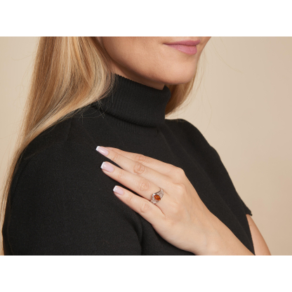 Bague avec ambre cognac de la mer Baltique navette, en argent rhodié 925
