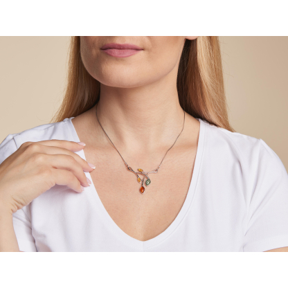 Collier avec ambre multicolore naturel de la mer Baltique, en argent rhodié 925
