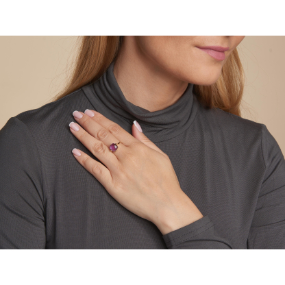 Anel com ametista roxa natural, em ouro 750