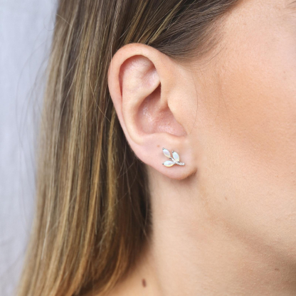 Clous d'oreilles avec opale navette et oxyde de zirconium, en argent rhodié 925