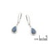 Boucles d'oreilles avec opale bleue doublet goutte, en argent rhodié 925