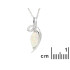 Ciondolo con opale a navetta bianco, in argento 925 rodiato, altezza 2,2 cm
