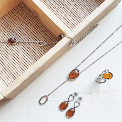 Bracelet avec ambre cognac ovale, en argent rhodié 925, longueur 18+ 3 cm