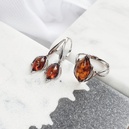 Ring met cognac amber uit de Baltische Zee shuttle, gemaakt van 925 gerhodineerd zilver
