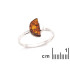 Anello semicerchio con ambra cognac naturale, in argento 925 rodiato